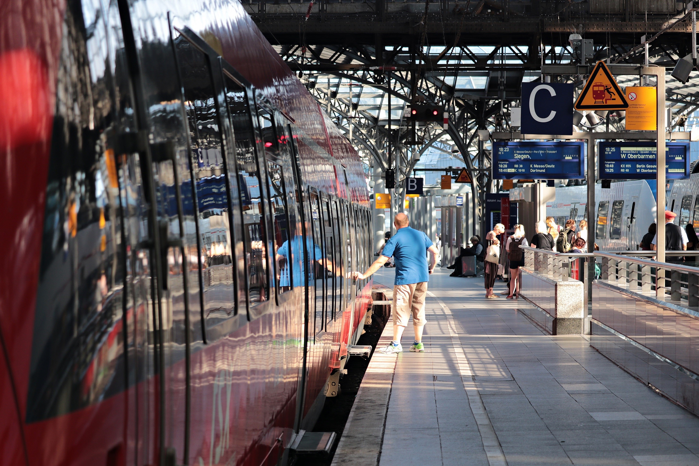 Bahn am Gleis